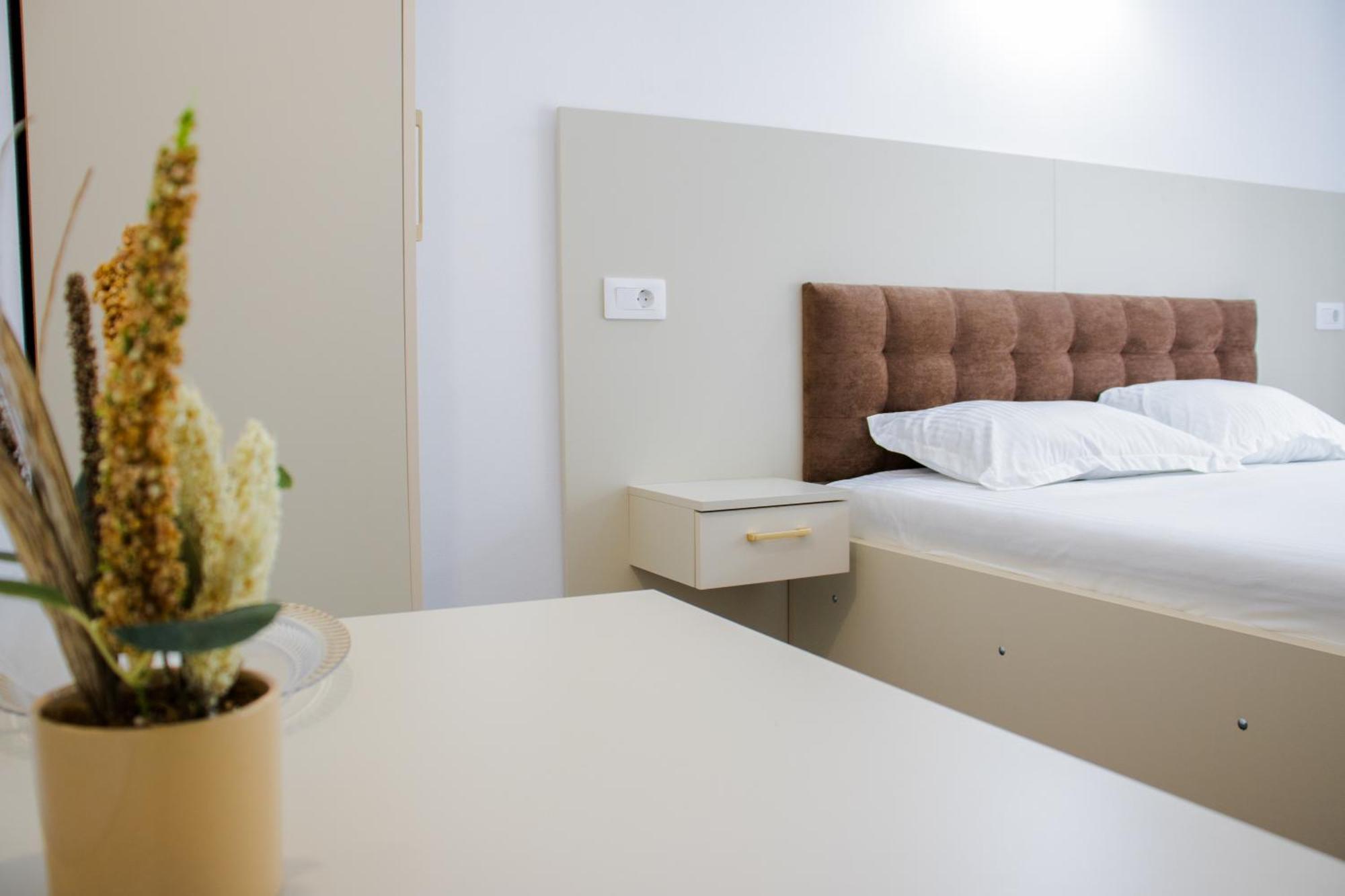 Ge-Lux Villa Incesti ภายนอก รูปภาพ