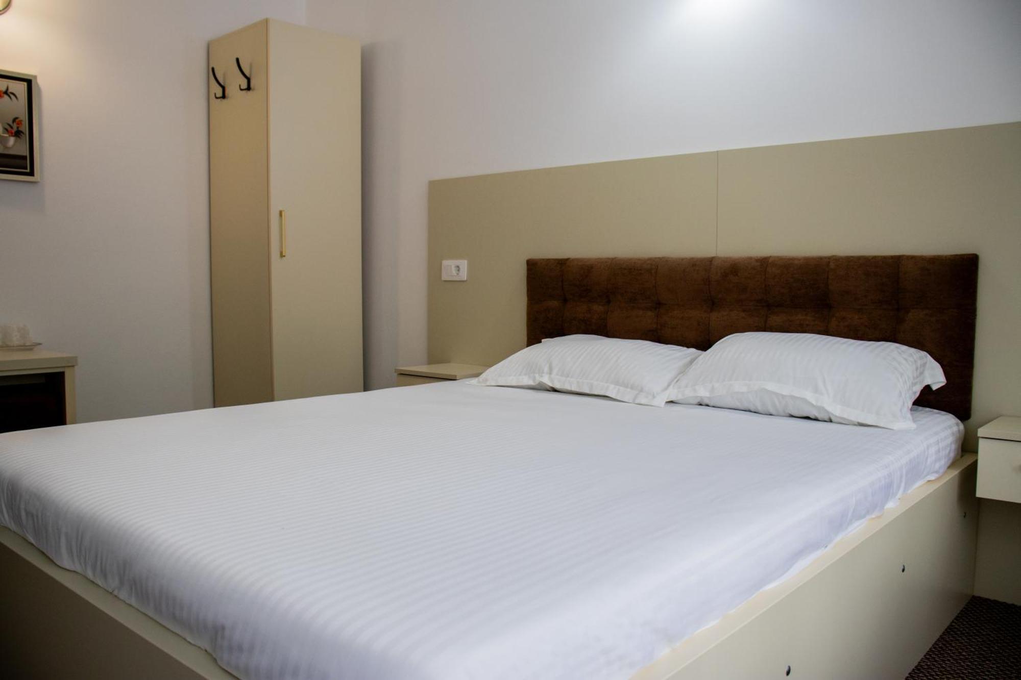 Ge-Lux Villa Incesti ภายนอก รูปภาพ
