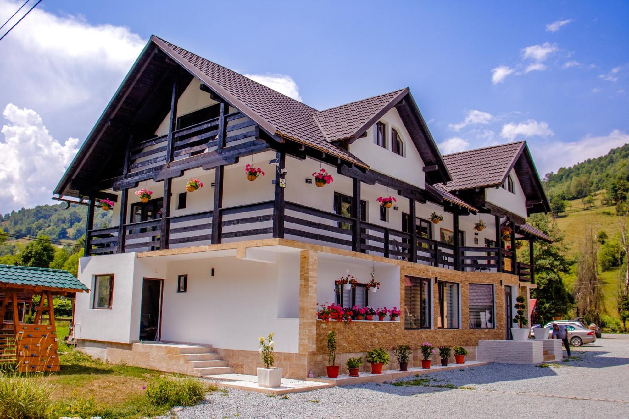 Ge-Lux Villa Incesti ภายนอก รูปภาพ