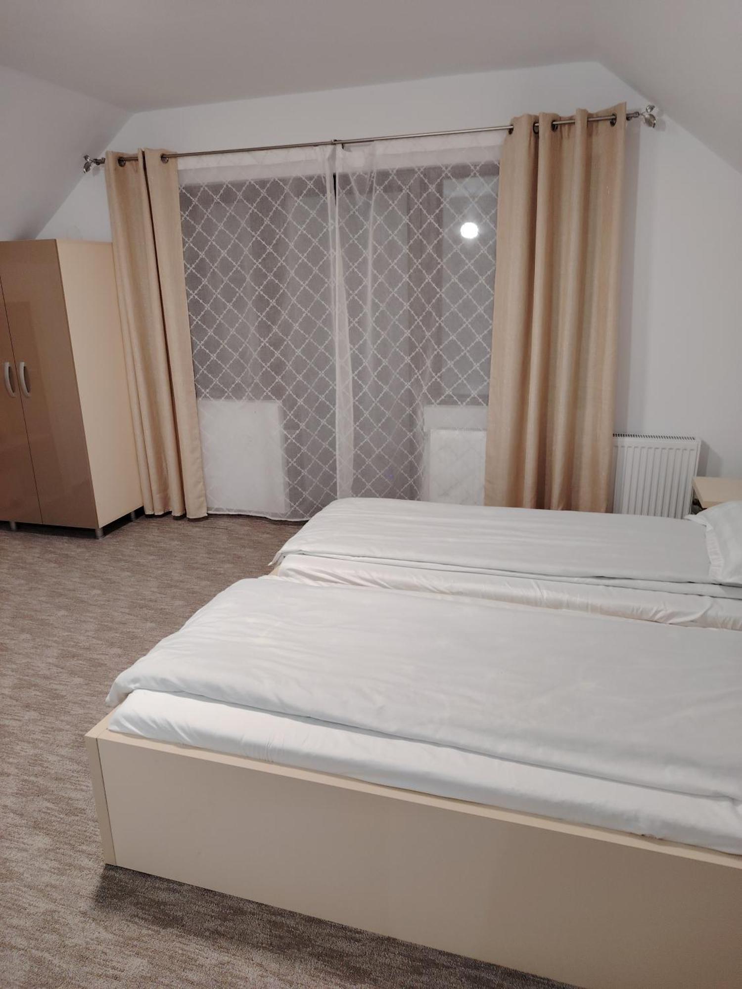 Ge-Lux Villa Incesti ภายนอก รูปภาพ